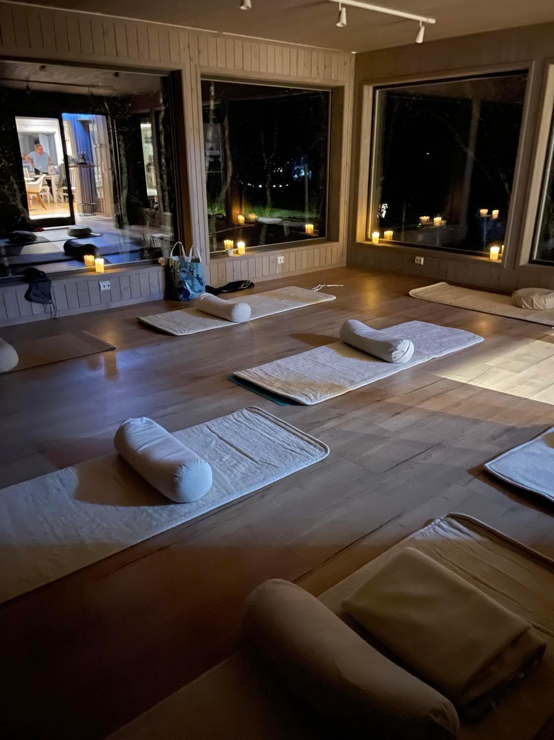 Yggdrasil Farmhotel Retreat, Spa & Yoga Straumsbukta Ngoại thất bức ảnh