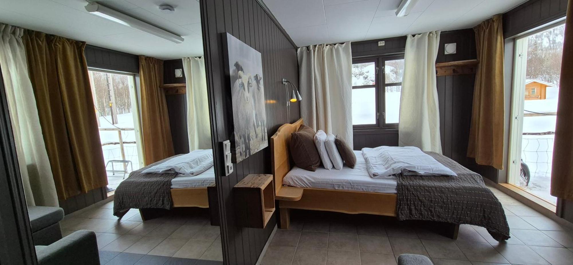 Yggdrasil Farmhotel Retreat, Spa & Yoga Straumsbukta Phòng bức ảnh